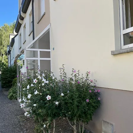 Park Line Garden Apartment *