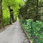 Park Line Garden 公寓