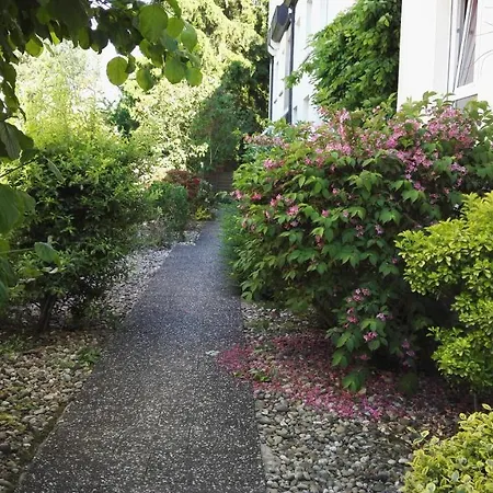 Park Line Garden 公寓 *