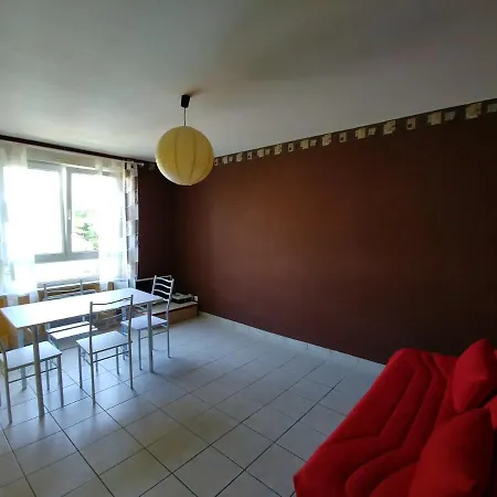 Park Line Garden Apartment *